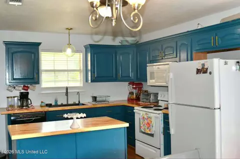 Kitchen - 245 Mississippi 26, Lucedale, MS 39452 photo 1 of 3