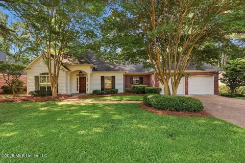 383 Pinewood Ln, Ridgeland, MS 39157