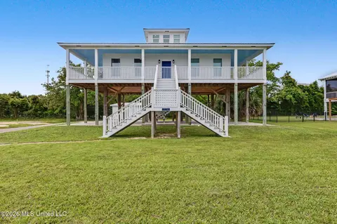 304 S Seashore Ave, Long Beach, MS 39560