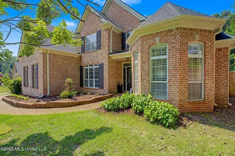 Exterior - 6191 Spring Xing, Olive Branch, MS 38654 photo 4 of 8