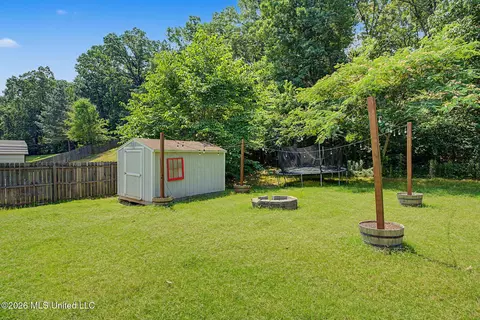 Exterior - 6191 Spring Xing, Olive Branch, MS 38654 photo 7 of 8