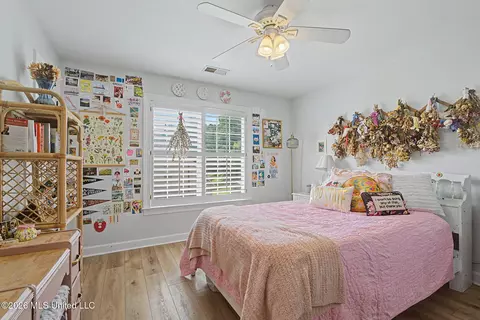 Bedroom - 6191 Spring Xing, Olive Branch, MS 38654 photo 6 of 6