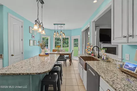 Kitchen - 6191 Spring Xing, Olive Branch, MS 38654 photo 3 of 3