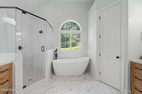 Bath - 6191 Spring Xing, Olive Branch, MS 38654 photo 1 of 5