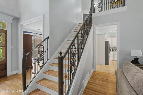 Entry Way - 6191 Spring Xing, Olive Branch, MS 38654 photo 2 of 3