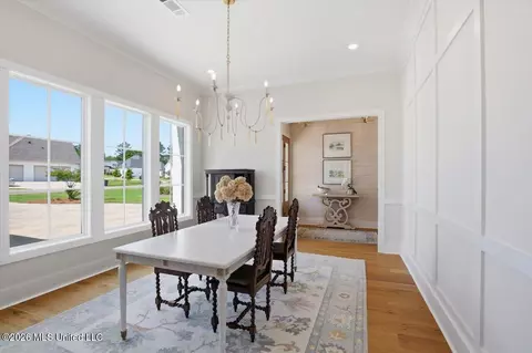 Dining - 429 W Oak Cir, Madison, MS 39110 photo 2 of 5