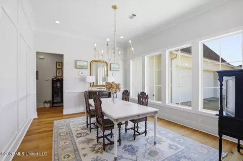 Dining - 429 W Oak Cir, Madison, MS 39110 photo 1 of 5