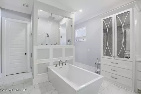 Bath - 429 W Oak Cir, Madison, MS 39110 photo 4 of 8