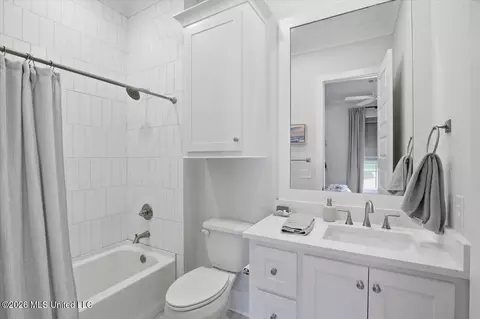 Bath - 429 W Oak Cir, Madison, MS 39110 photo 6 of 8