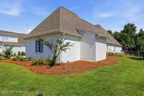 Exterior - 429 W Oak Cir, Madison, MS 39110 photo 5 of 8