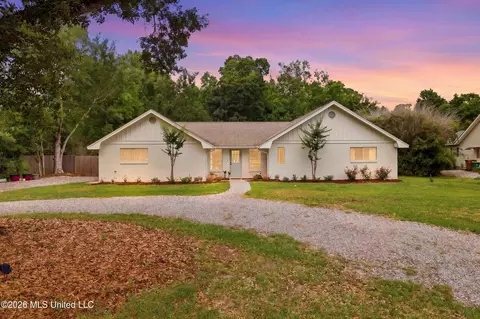 965 E Second St, Pass Christian, MS 39571
