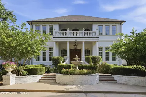 100 Overbrook Hl, Ridgeland, MS 39157