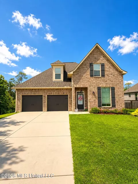 6920 Osprey Dr, Ocean Springs, MS 39564