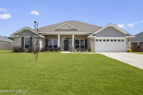 6210 Diamond Ln, Biloxi, MS 39532