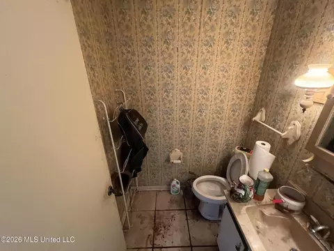 Bath - 7941 Hilo Way, Diamondhead, MS 39525 photo 4 of 6