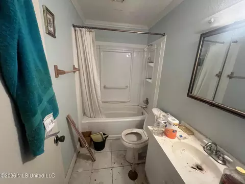 Bath - 7941 Hilo Way, Diamondhead, MS 39525 photo 3 of 6