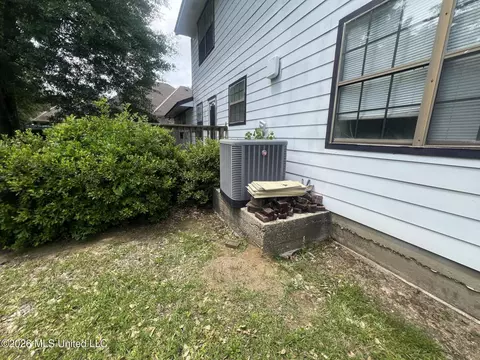 Exterior - 7941 Hilo Way, Diamondhead, MS 39525 photo 2 of 5