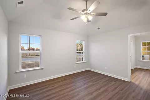 Living - 6511 E John Hamilton Way, Olive Branch, MS 38654 photo 5 of 5