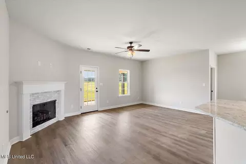 Living - 6344 River Ln, Walls, MS 38680 photo 1 of 2
