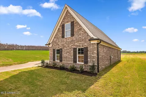 Exterior - 6344 River Ln, Walls, MS 38680 photo 3 of 6