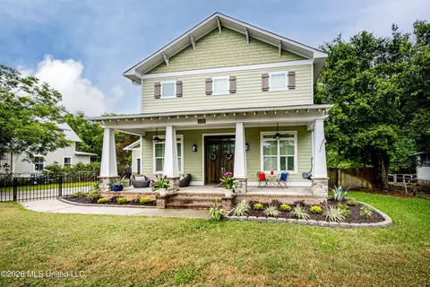 504 Dewey Ave, Ocean Springs, MS 39564