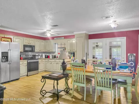 Kitchen - 165 Hays Rd, Conehatta, MS 39057 photo 3 of 3