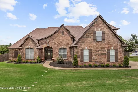 2783 Moonlight Shadow Dr, Olive Branch, MS 38654