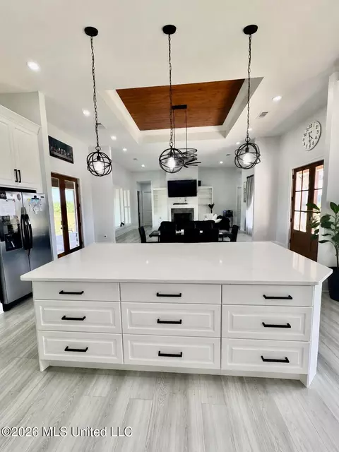 Kitchen - 534 Stump Ridge Rd, Brandon, MS 39047 photo 2 of 3