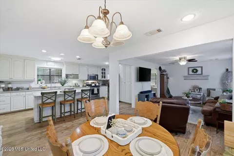 Dining - 873 Bryan Rd, Walnut Grove, MS 39189 photo 2 of 2