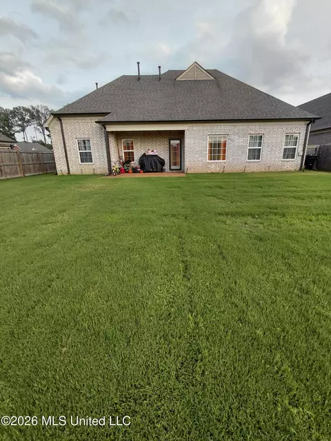 Exterior - 648 Beckett Cv, Hernando, MS 38632 photo 4 of 6