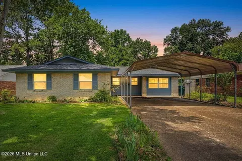 7825 Charleston Dr, Southaven, MS 38671