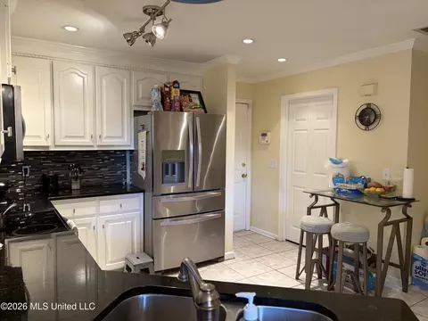 Kitchen - 456 Treles Dr, Madison, MS 39110 photo 3 of 3