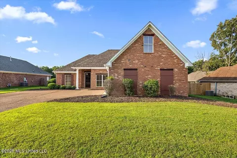 435 Huntington Dr, Byram, MS 39272