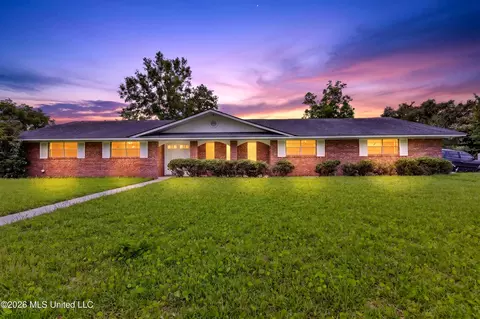 6 Pecan Cir, Long Beach, MS 39560