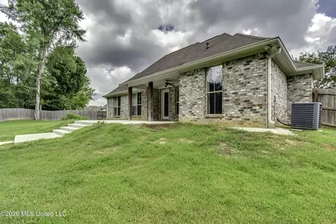 Exterior - 230 Falls Xing, Madison, MS 39110 photo 13 of 14