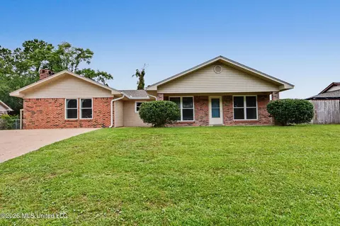 6309 J F Douglas Dr, Ocean Springs, MS 39564