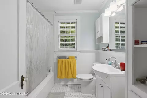 Bath - 1827 Piedmont St, Jackson, MS 39202 photo 1 of 1