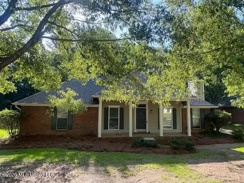 557 Spring Hill Dr, Madison, MS 39110