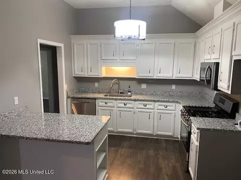 Kitchen - 557 Spring Hill Dr, Madison, MS 39110 photo 1 of 1