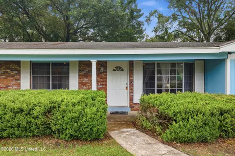 1884 Schencks St, Biloxi, MS 39531