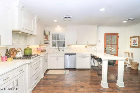 Kitchen - 1865 E Northside Dr, Jackson, MS 39211 photo 2 of 2