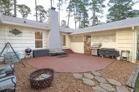 Exterior - 1865 E Northside Dr, Jackson, MS 39211 photo 5 of 5