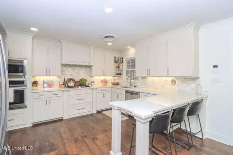 Kitchen - 1865 E Northside Dr, Jackson, MS 39211 photo 1 of 2