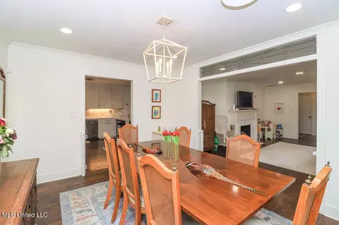 Dining - 1865 E Northside Dr, Jackson, MS 39211 photo 2 of 2