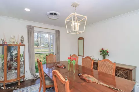 Dining - 1865 E Northside Dr, Jackson, MS 39211 photo 1 of 2