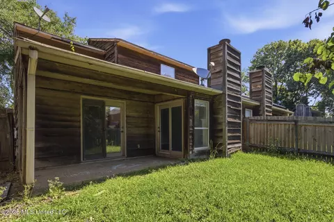 Exterior - 2319 River Oaks Blvd #A, Jackson, MS 39211 photo 4 of 4