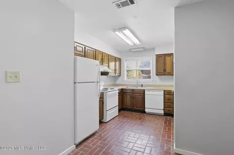 Kitchen - 2319 River Oaks Blvd #A, Jackson, MS 39211 photo 1 of 2