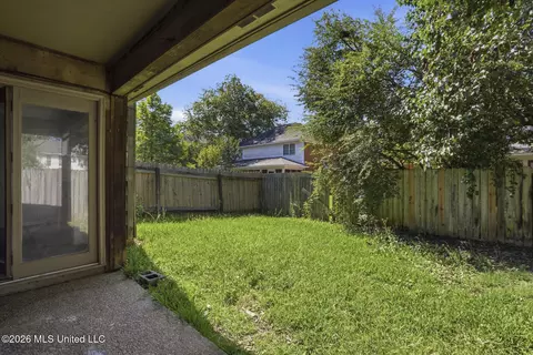 Exterior - 2319 River Oaks Blvd #A, Jackson, MS 39211 photo 3 of 4