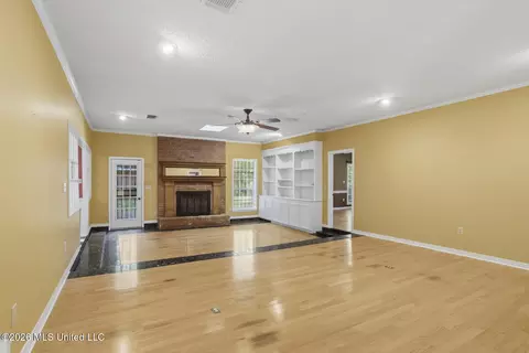 Living - 375 Heritage Pl, Jackson, MS 39212 photo 1 of 10