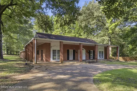 375 Heritage Pl, Jackson, MS 39212